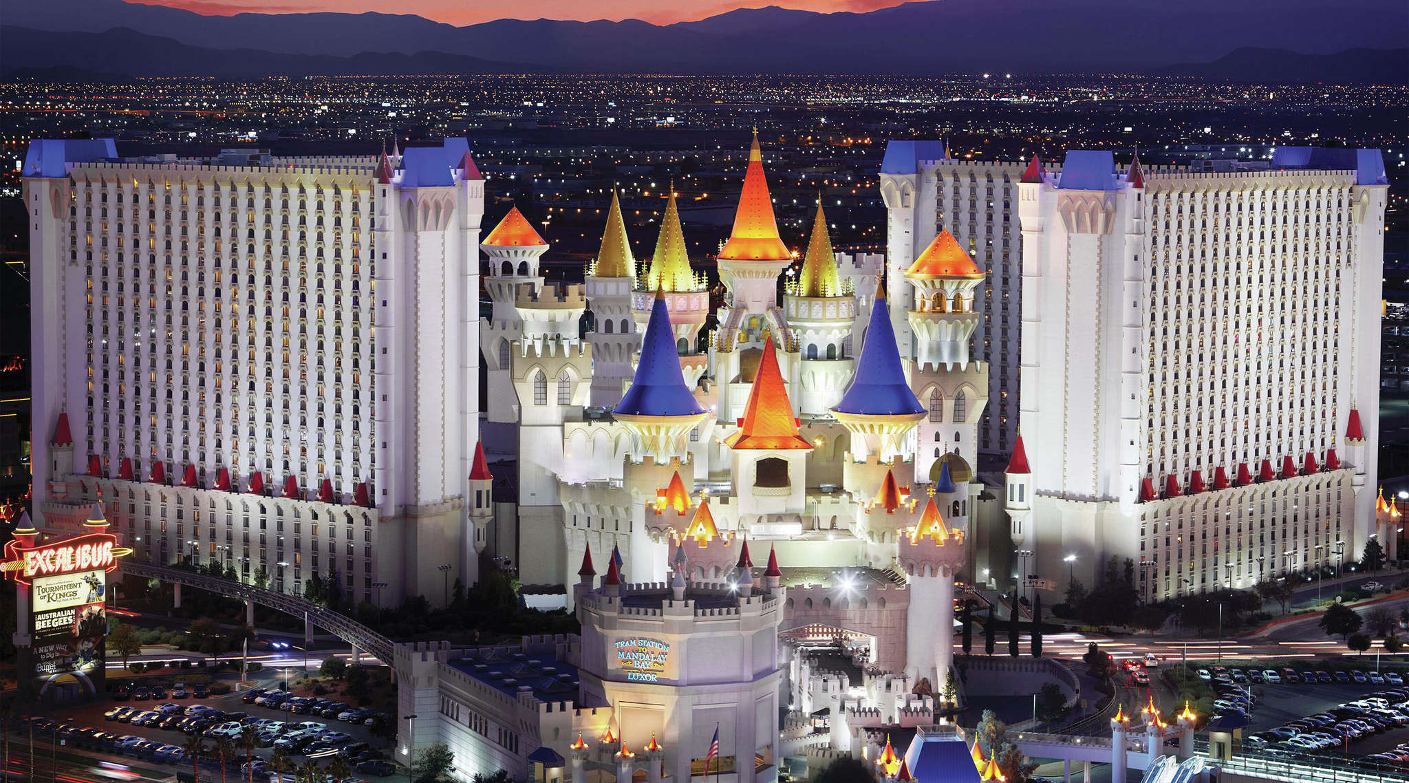 does the excalibur hotel in las vegas have a pool