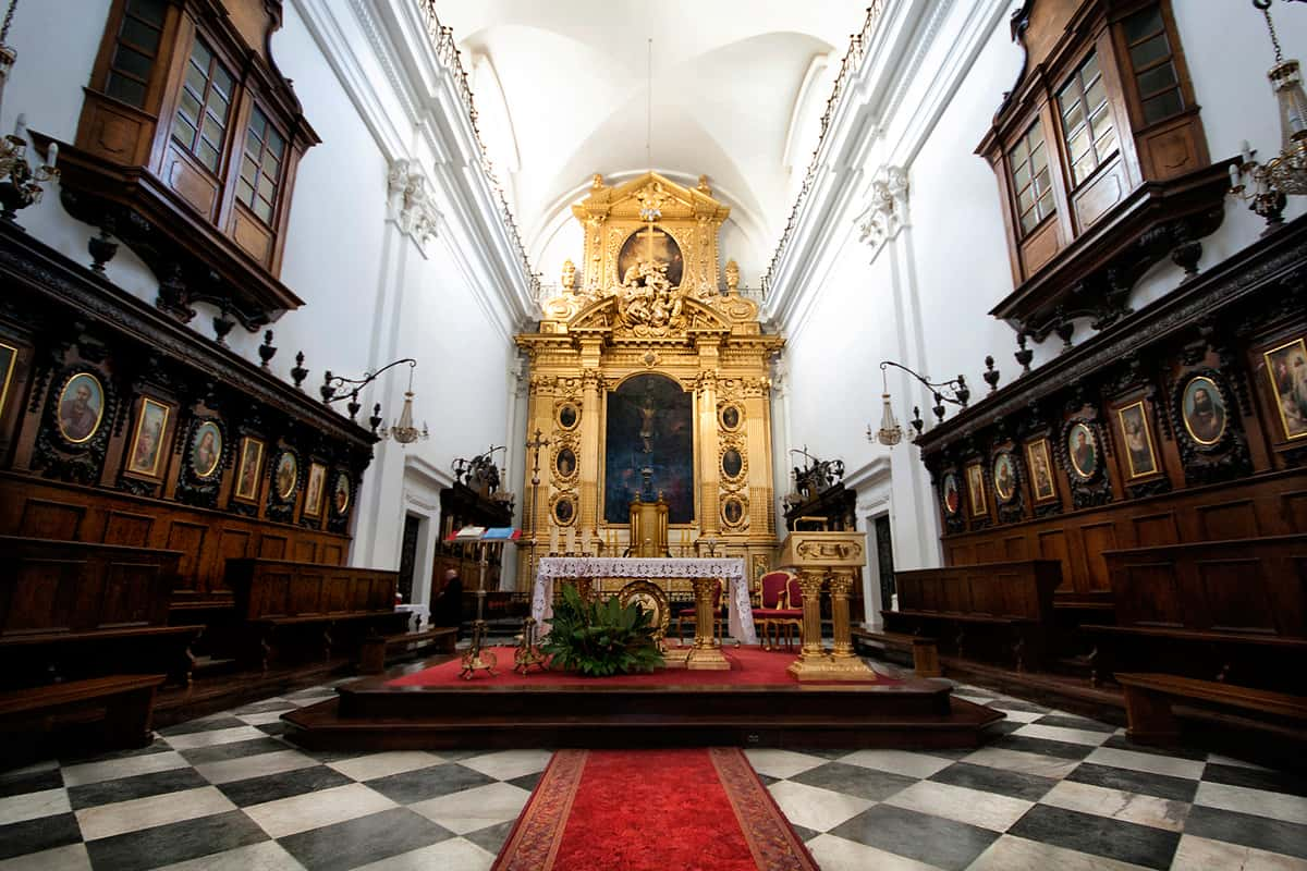 Conociendo 🌎 Iglesia de la Santa Cruz de Varsovia - Conoce las iglesias